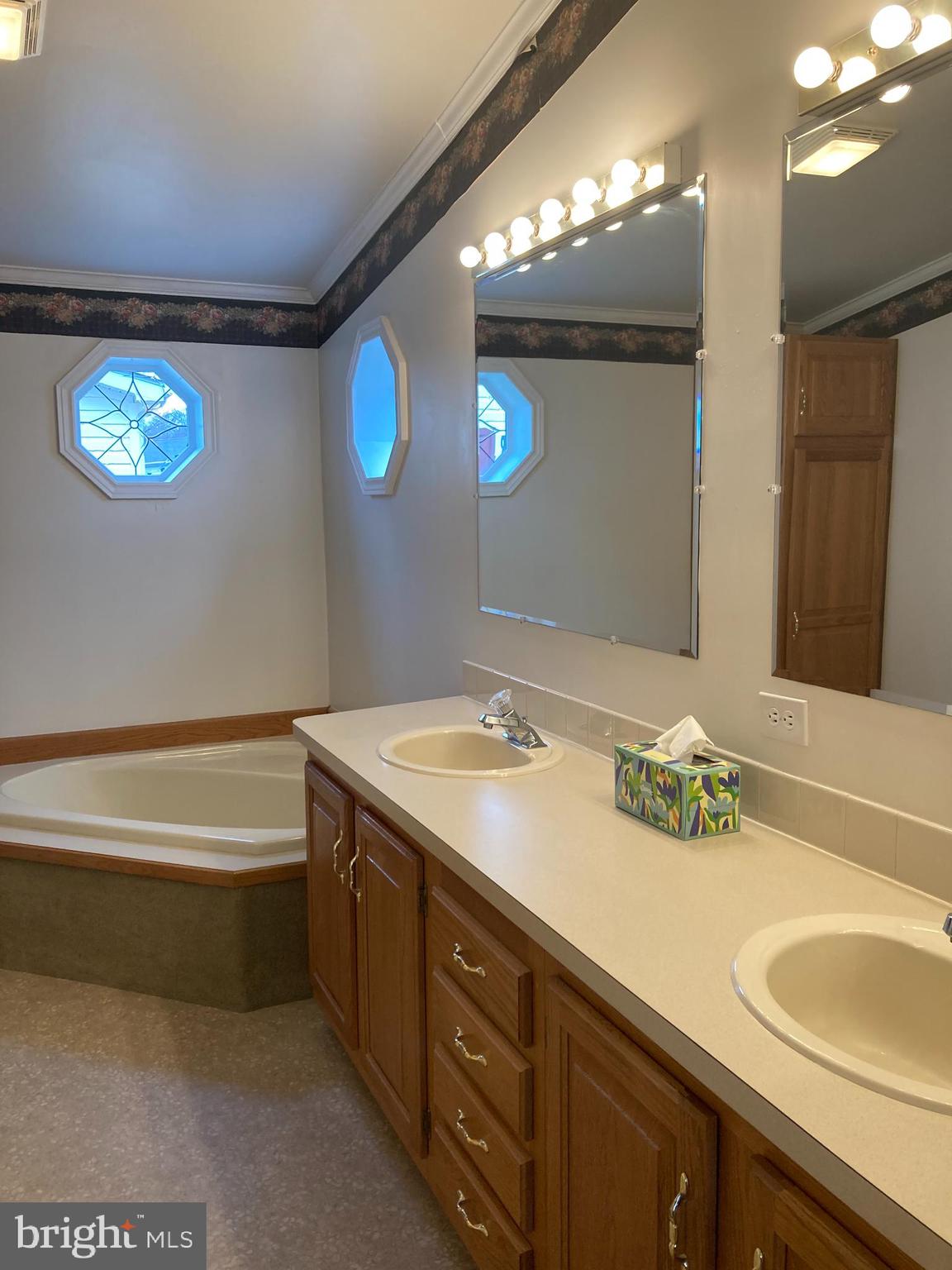 530 Honeysuckle Ct