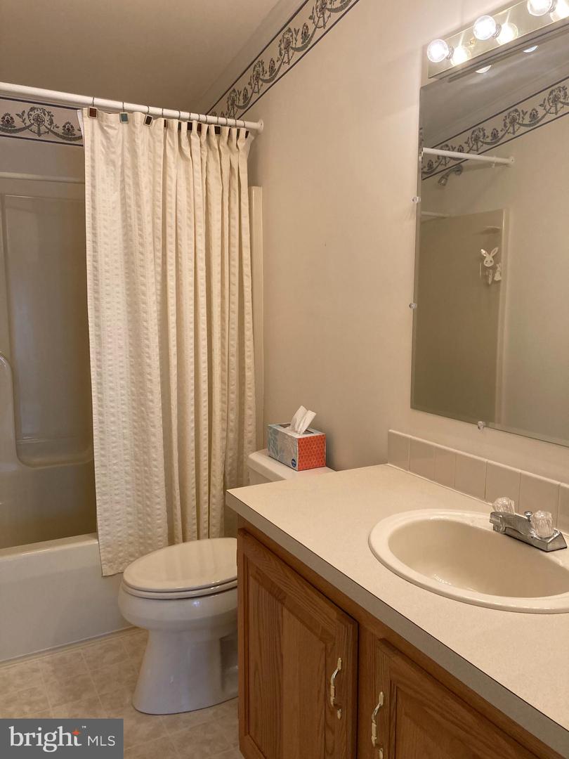 530 Honeysuckle Ct