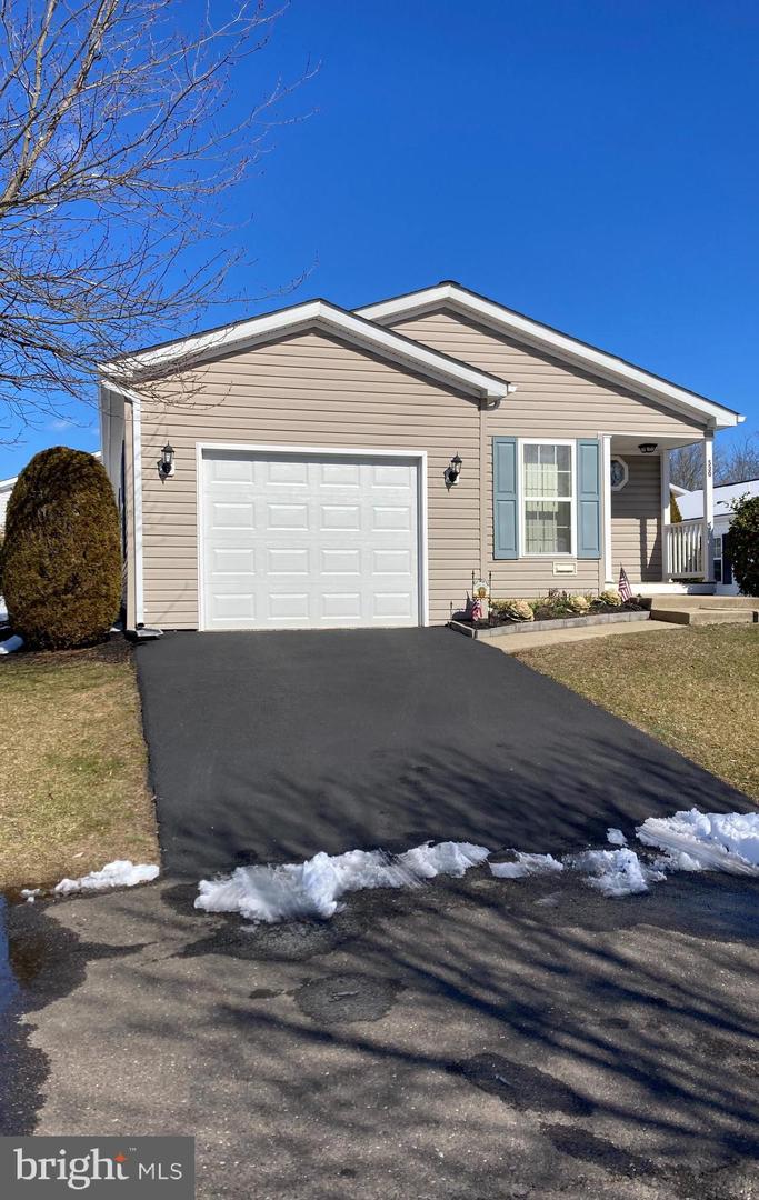 530 Honeysuckle Ct