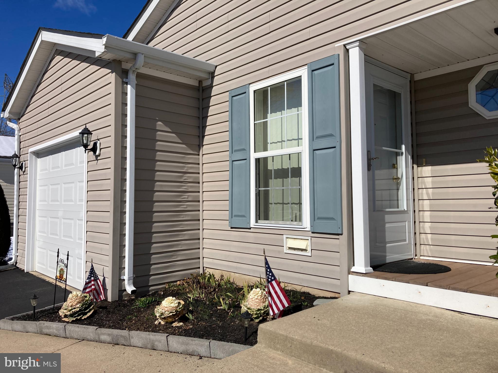 530 Honeysuckle Ct