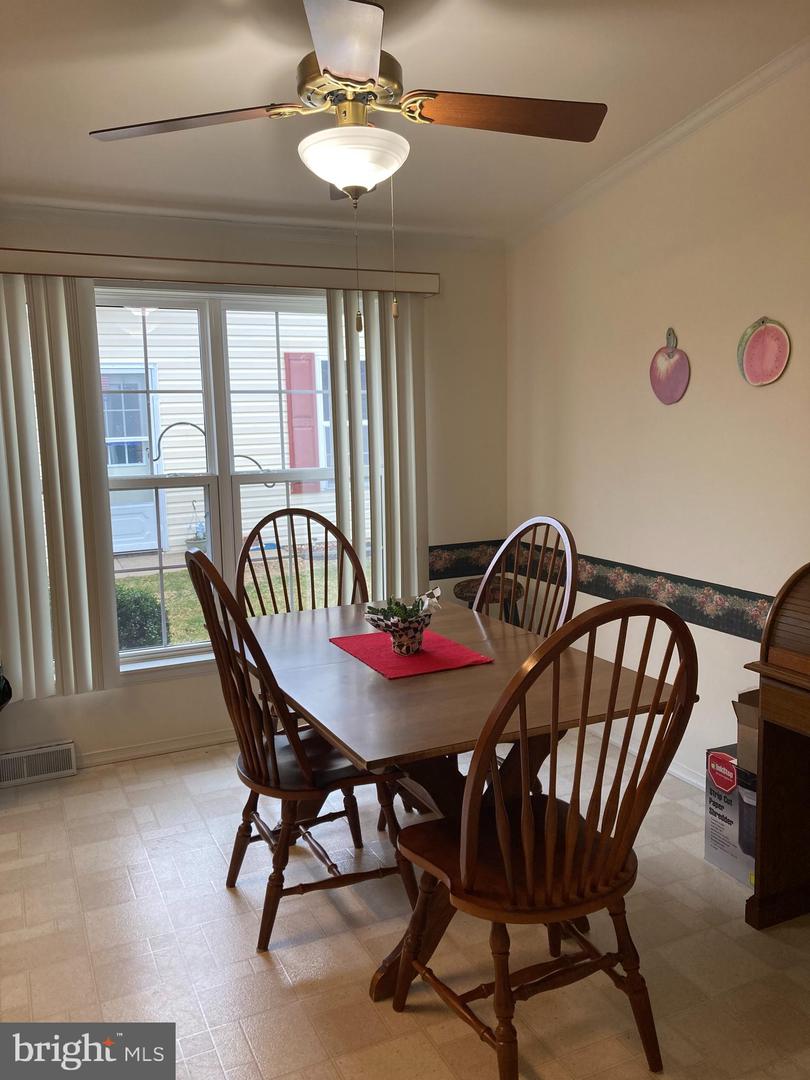 530 Honeysuckle Ct