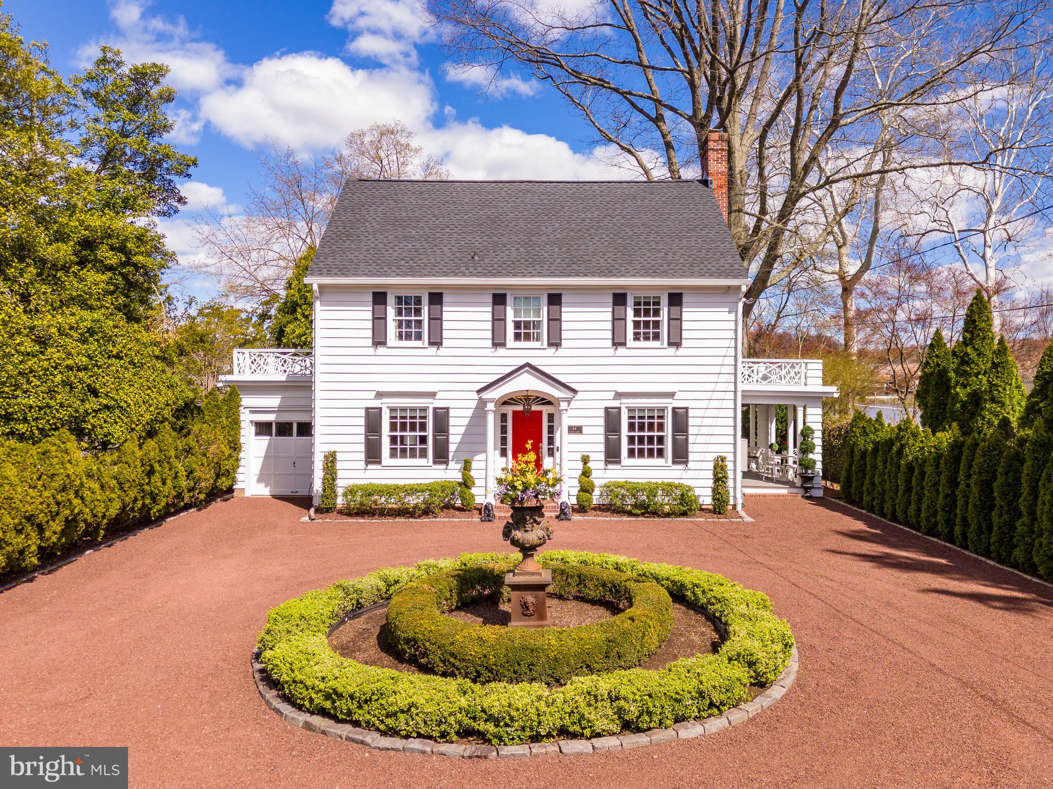 64 N Main St