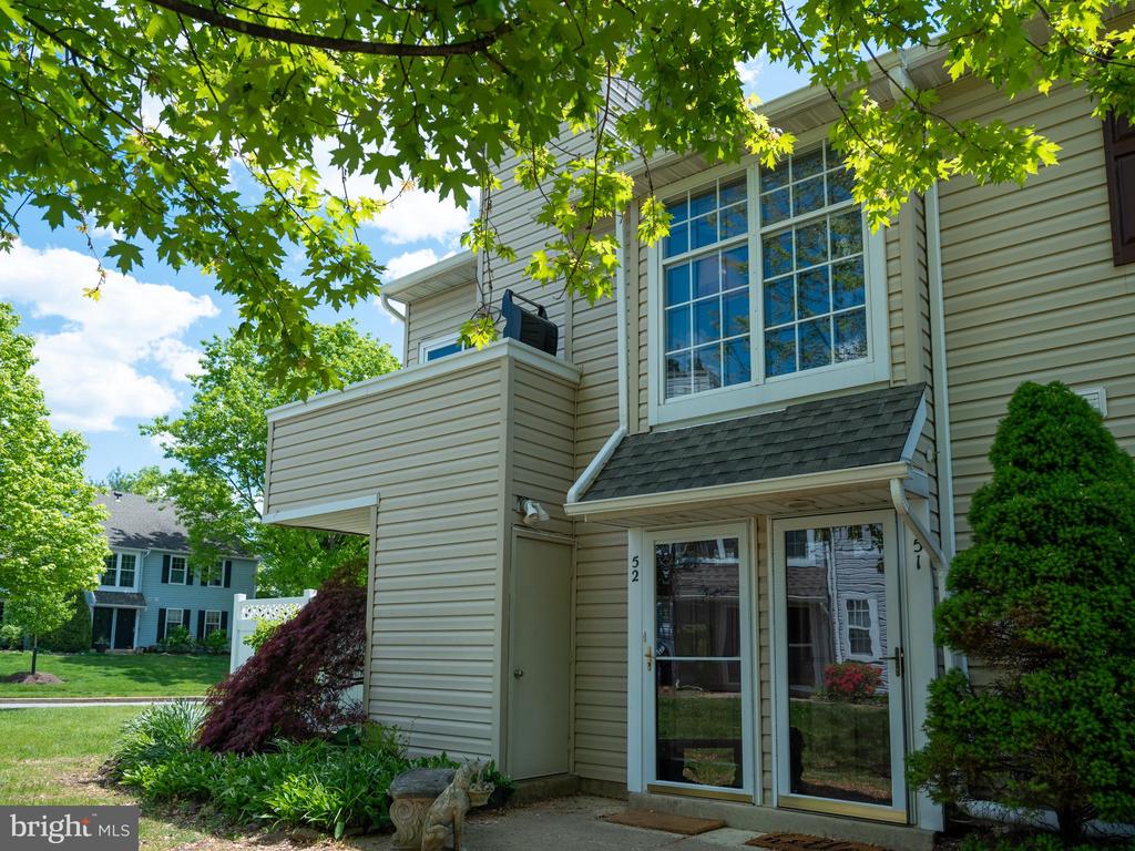 51 MEADOW LN