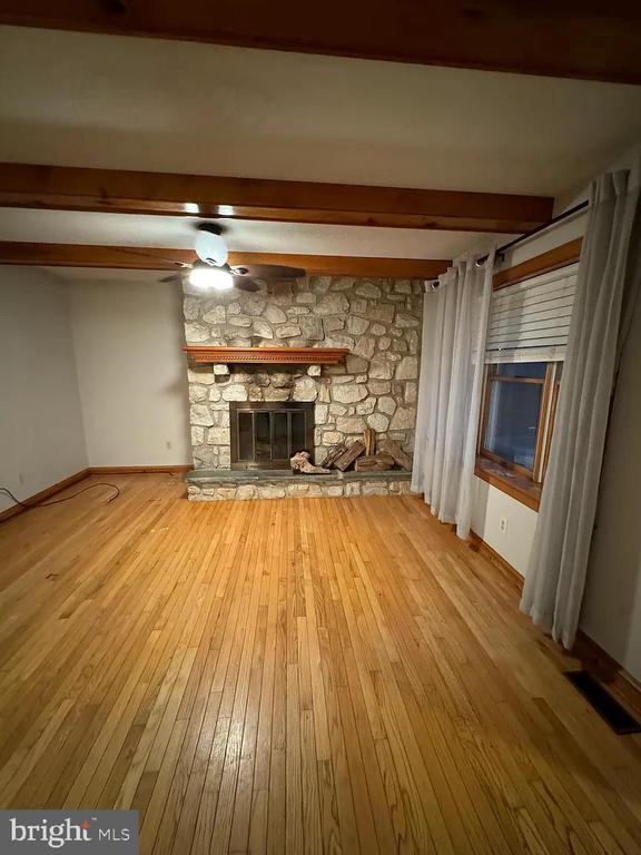 209 PEBBLE COURT