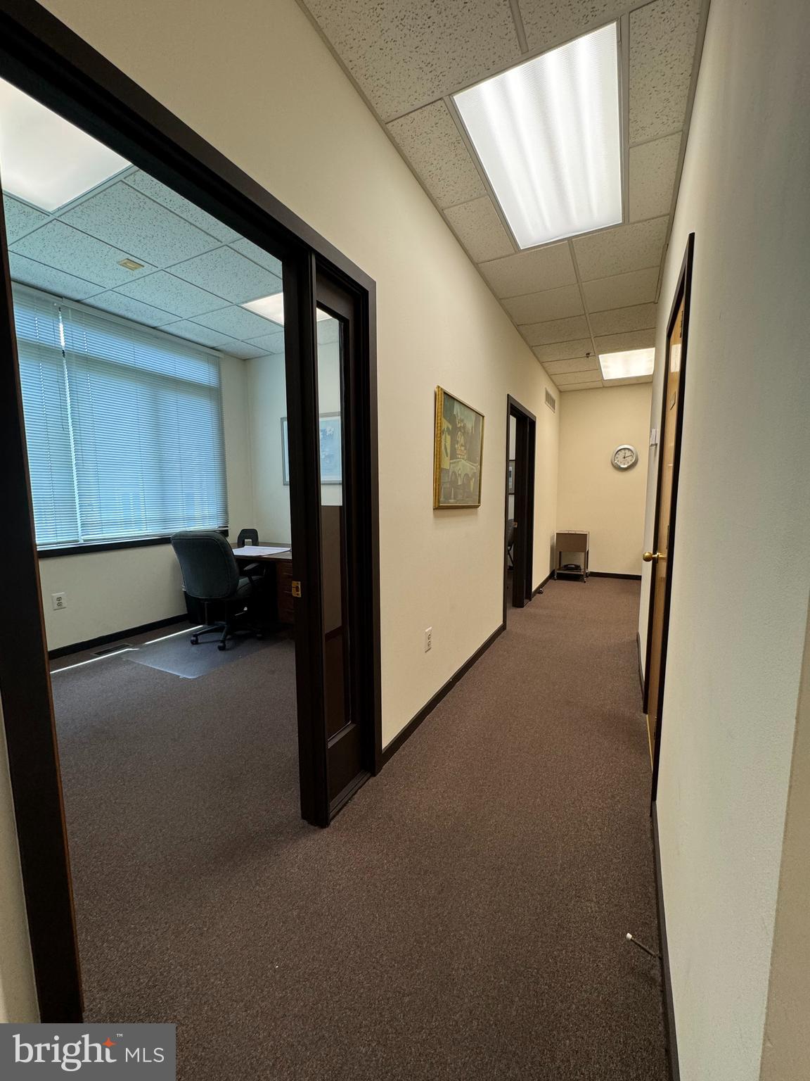 504 CORPORATE DRIVE W W