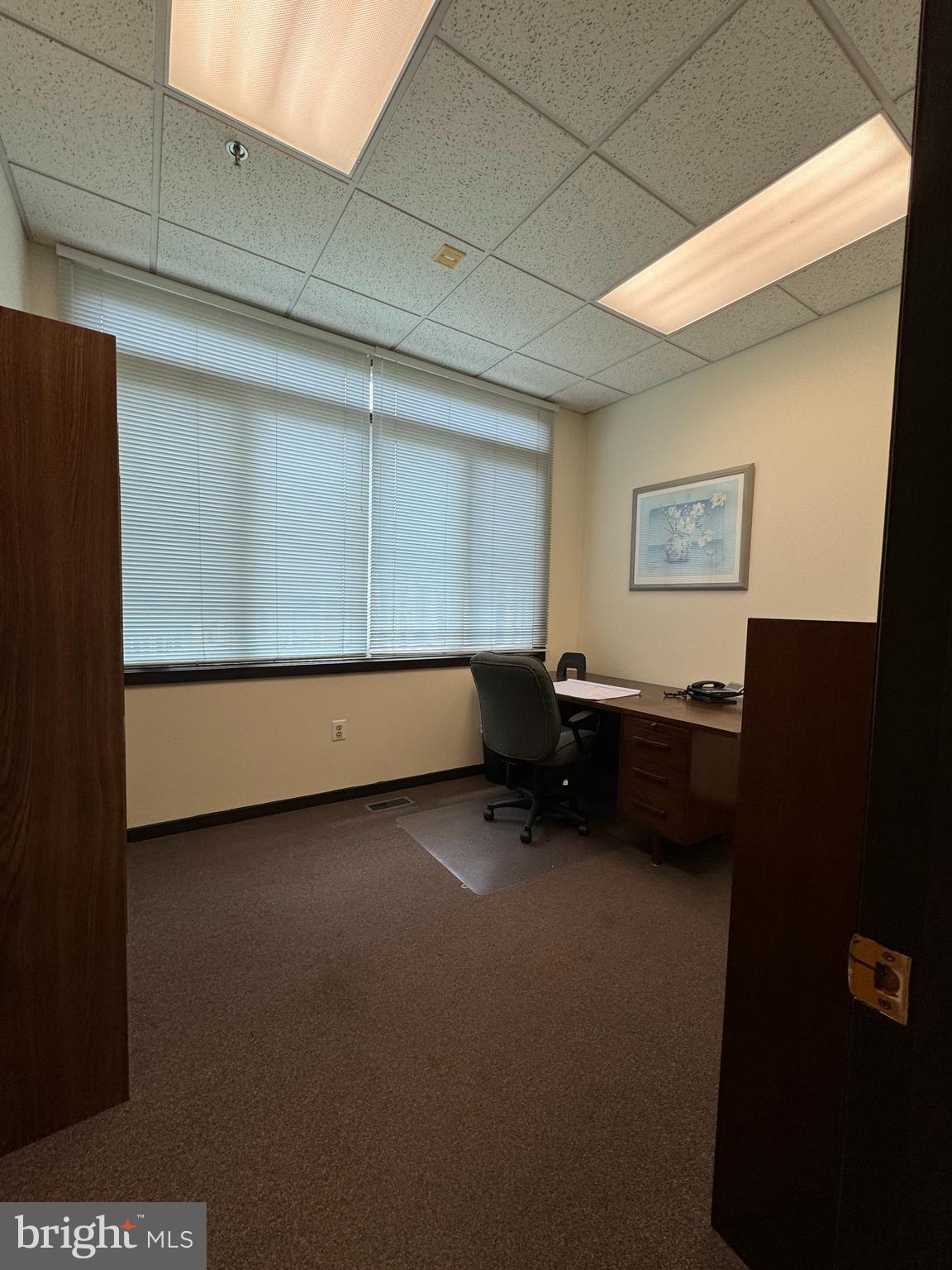 504 CORPORATE DRIVE W W