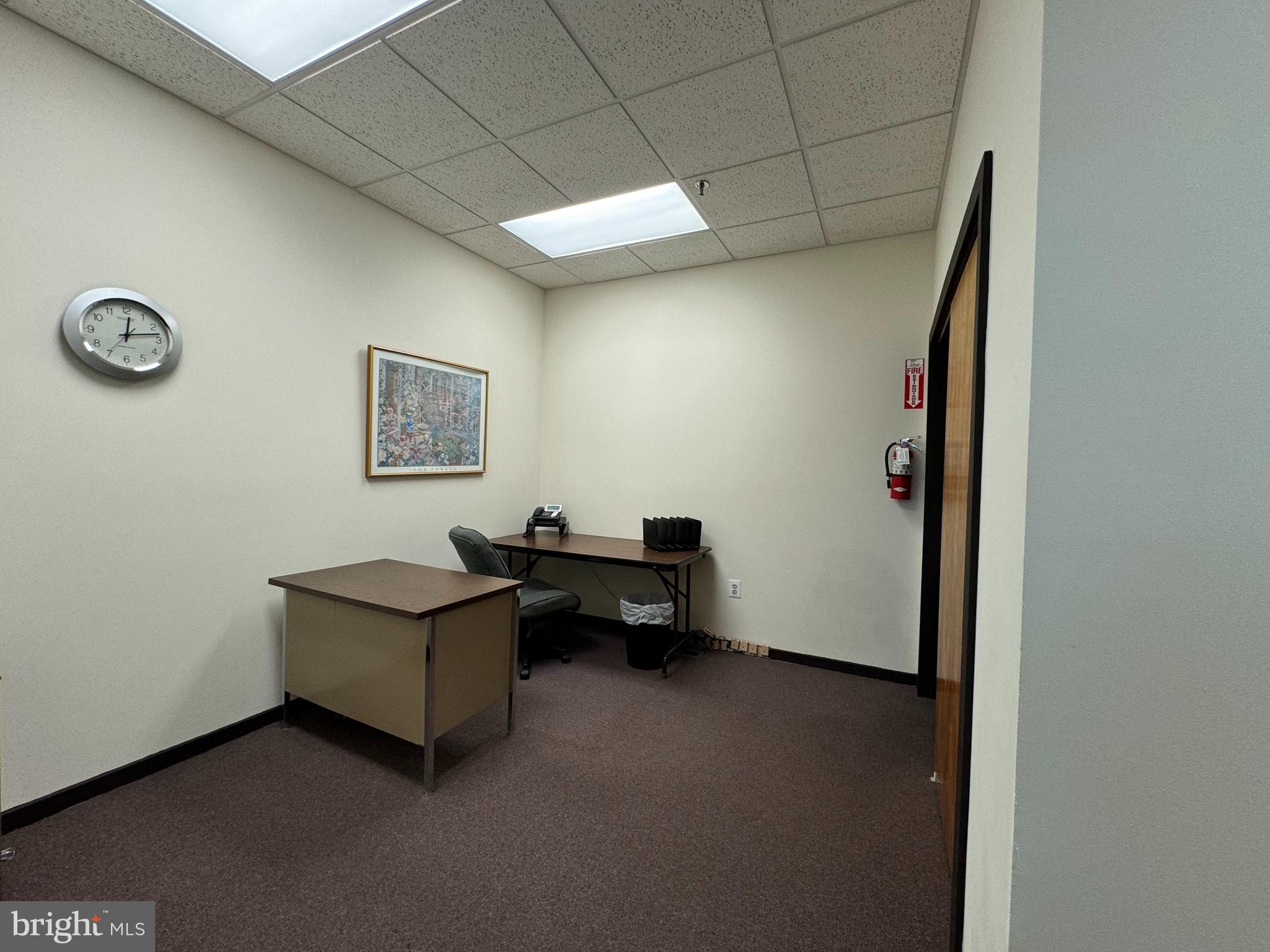 504 CORPORATE DRIVE W W