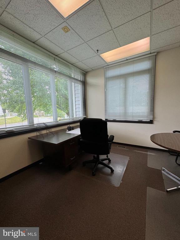 504 CORPORATE DRIVE W W