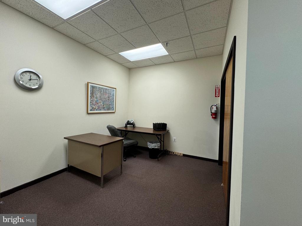 504 CORPORATE DRIVE W W