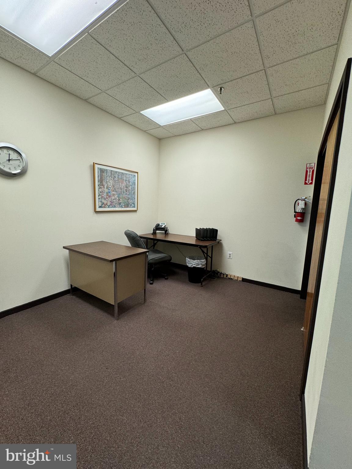 504 CORPORATE DRIVE W W