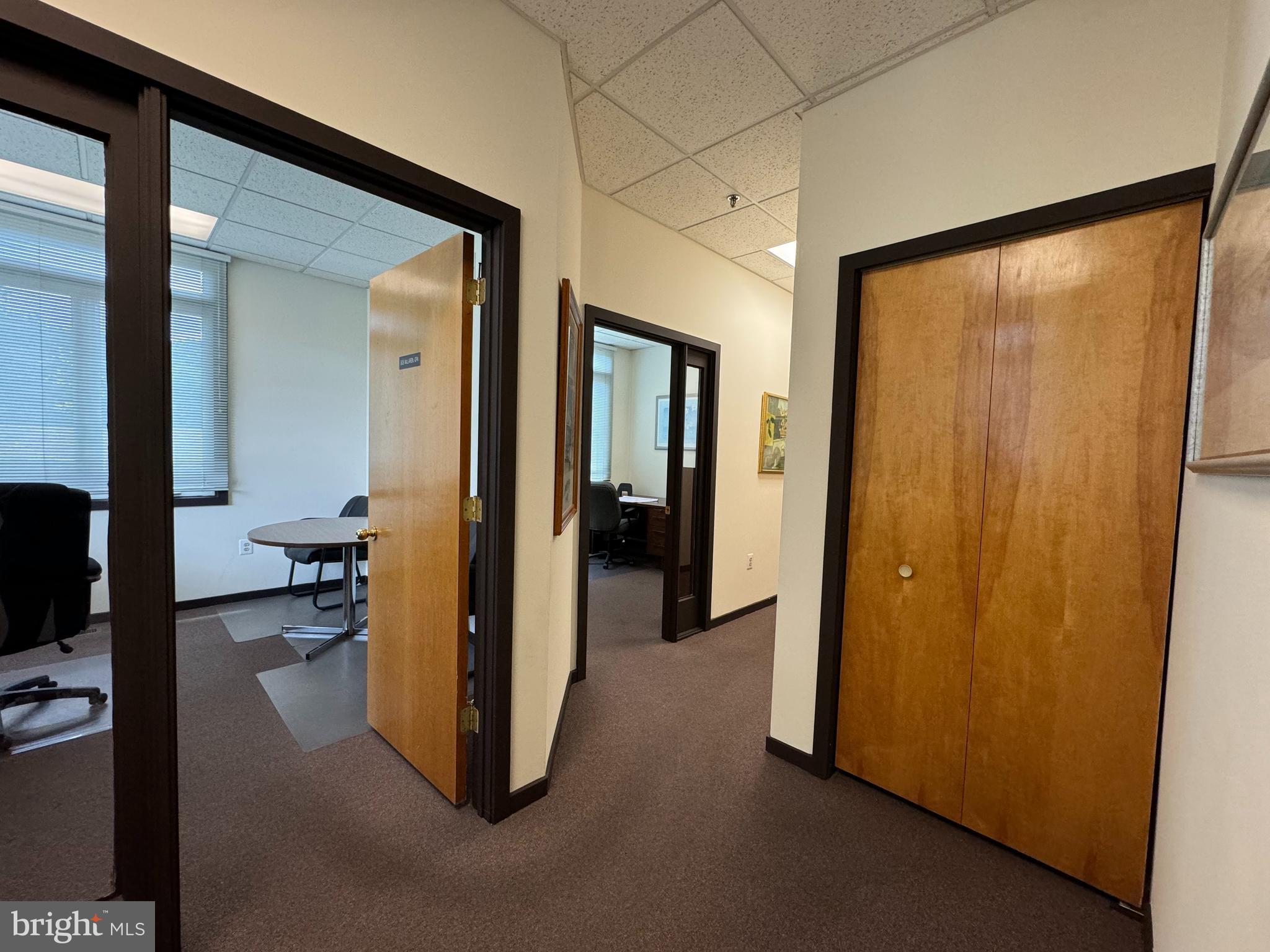 504 CORPORATE DRIVE W W