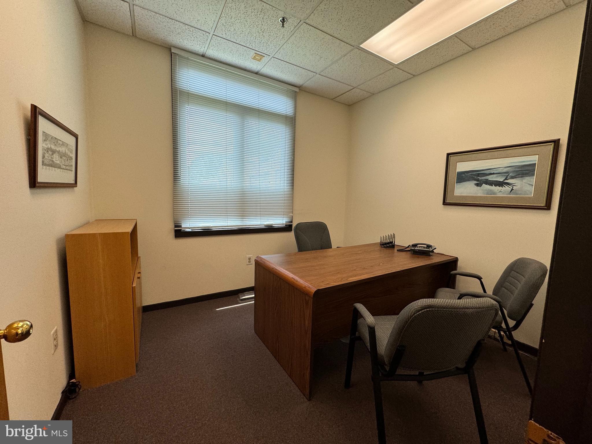 504 CORPORATE DRIVE W W