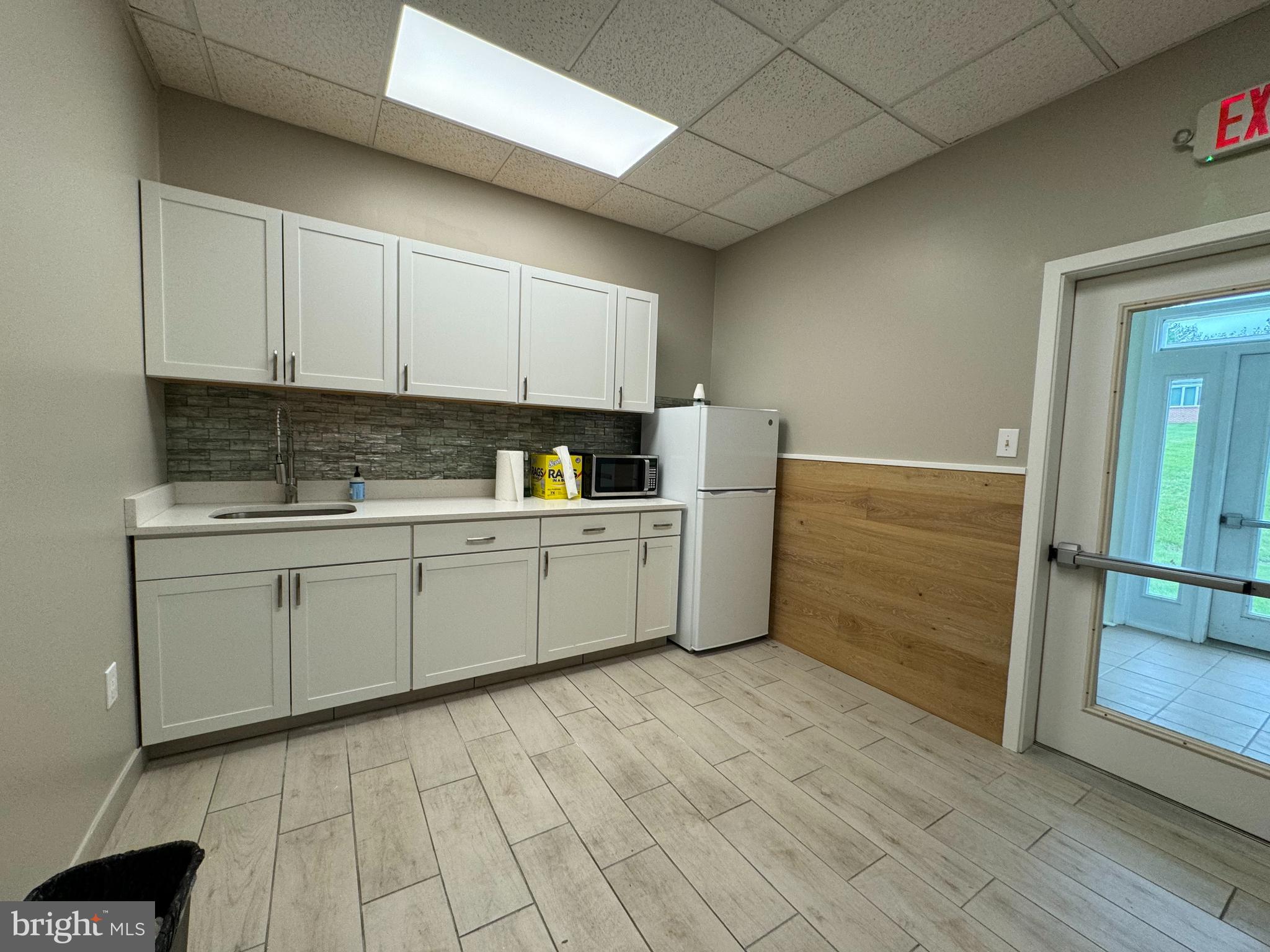 603 CORPORATE DRIVE W W