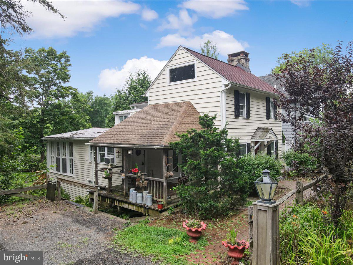 4825 River Rd