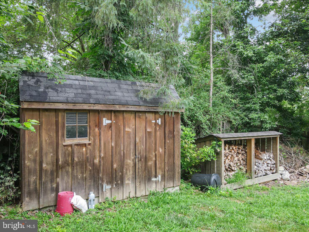 4825 River Rd