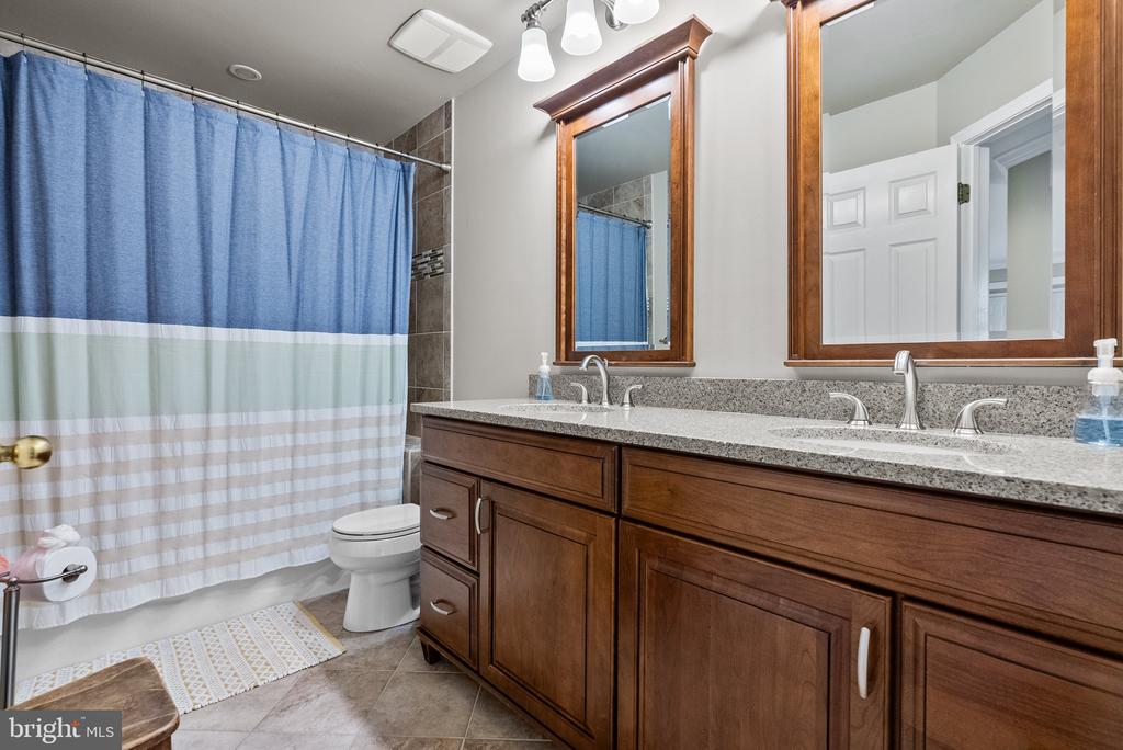 543 Heatons Mill Dr