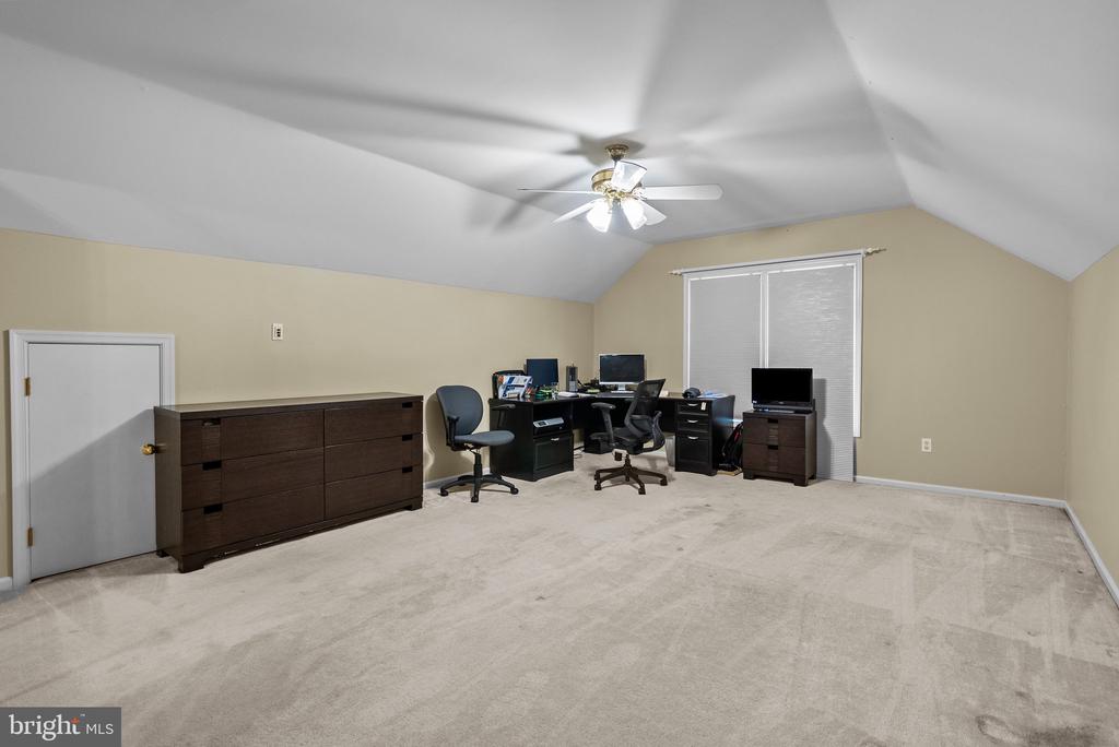 543 Heatons Mill Dr