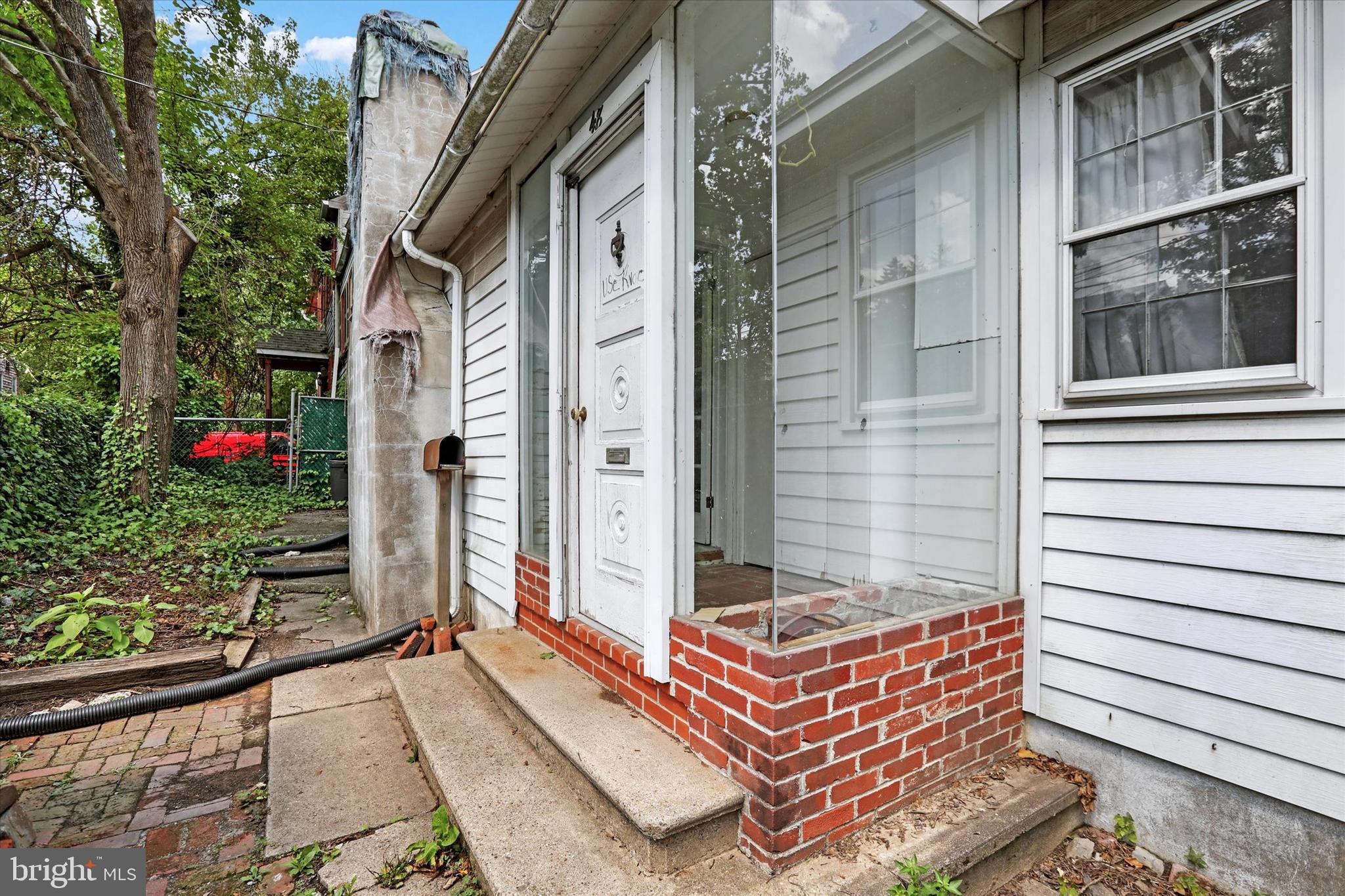 48 Waterloo St