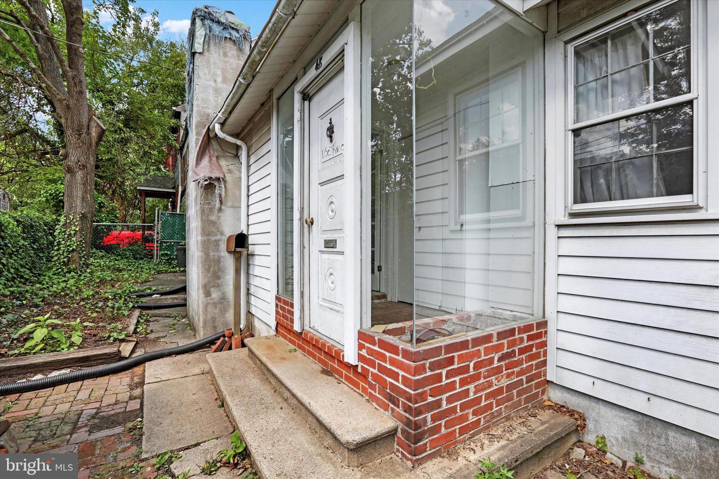 48 Waterloo St