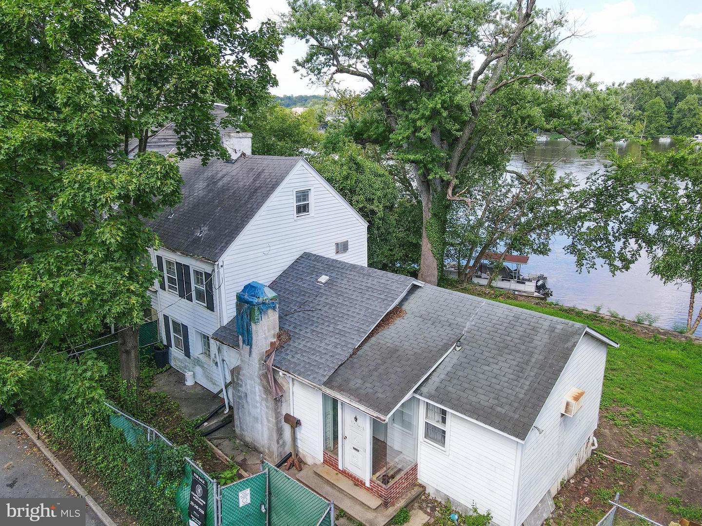 48 Waterloo St