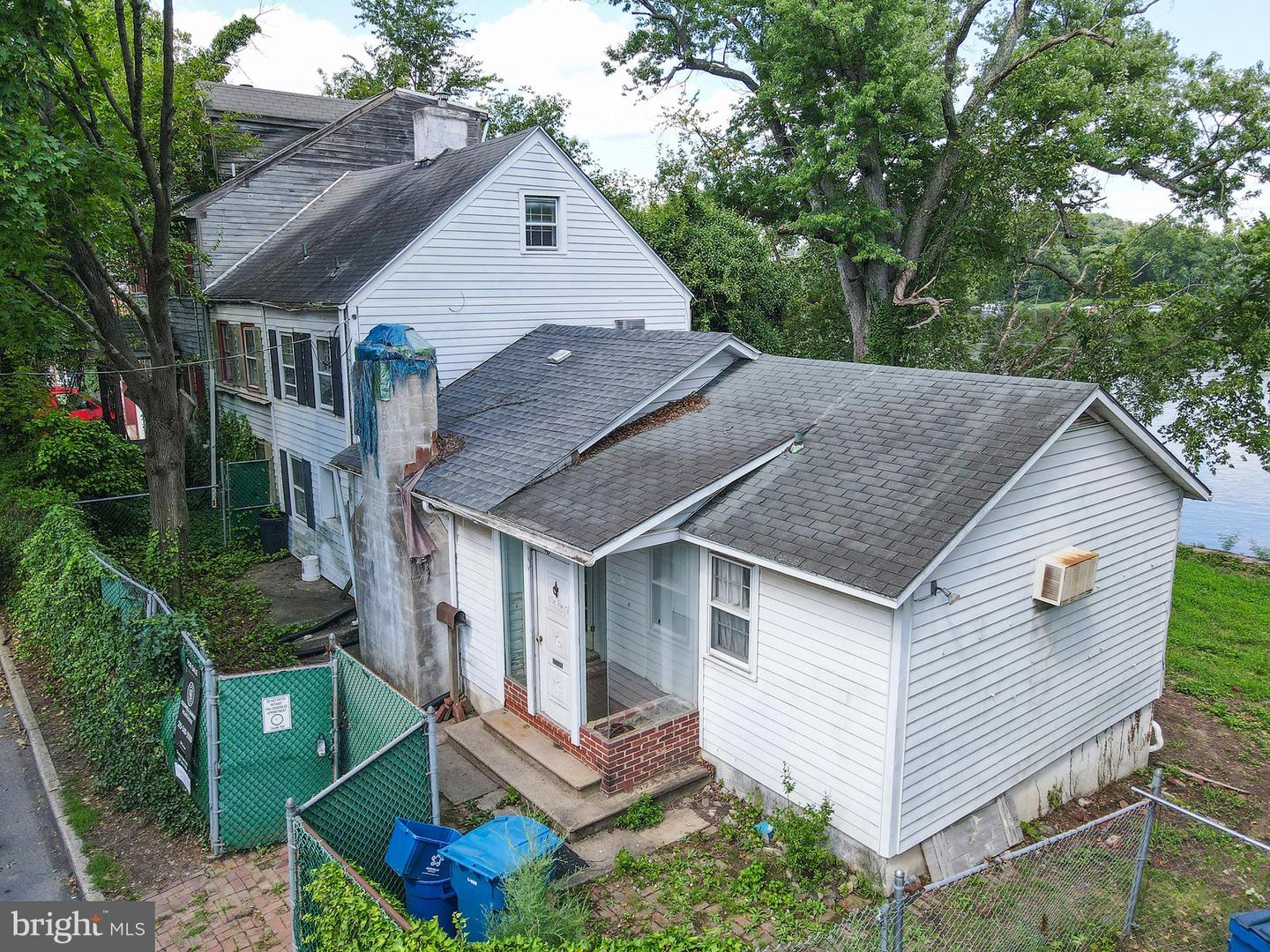 48 Waterloo St