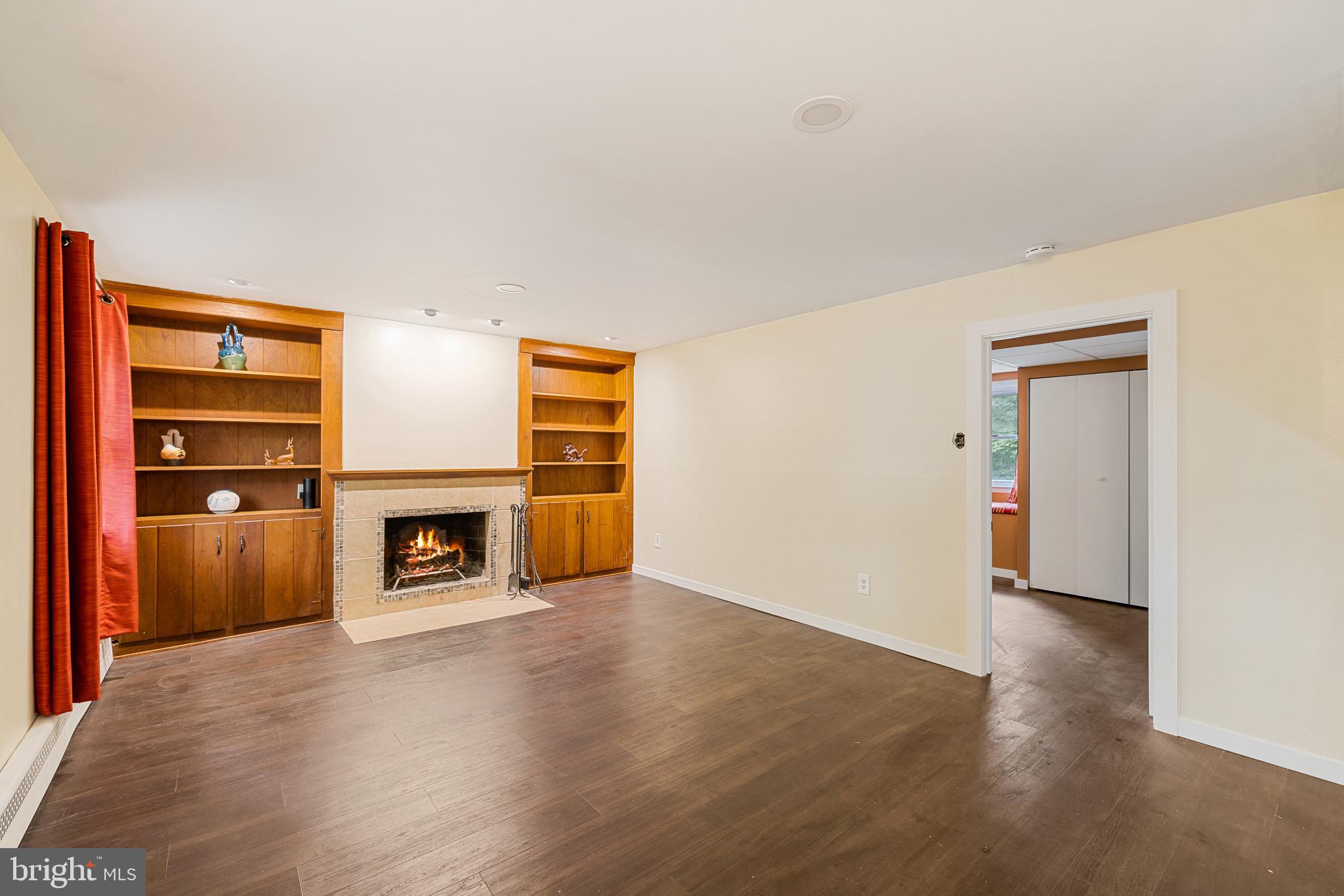 1 Serene Ln
