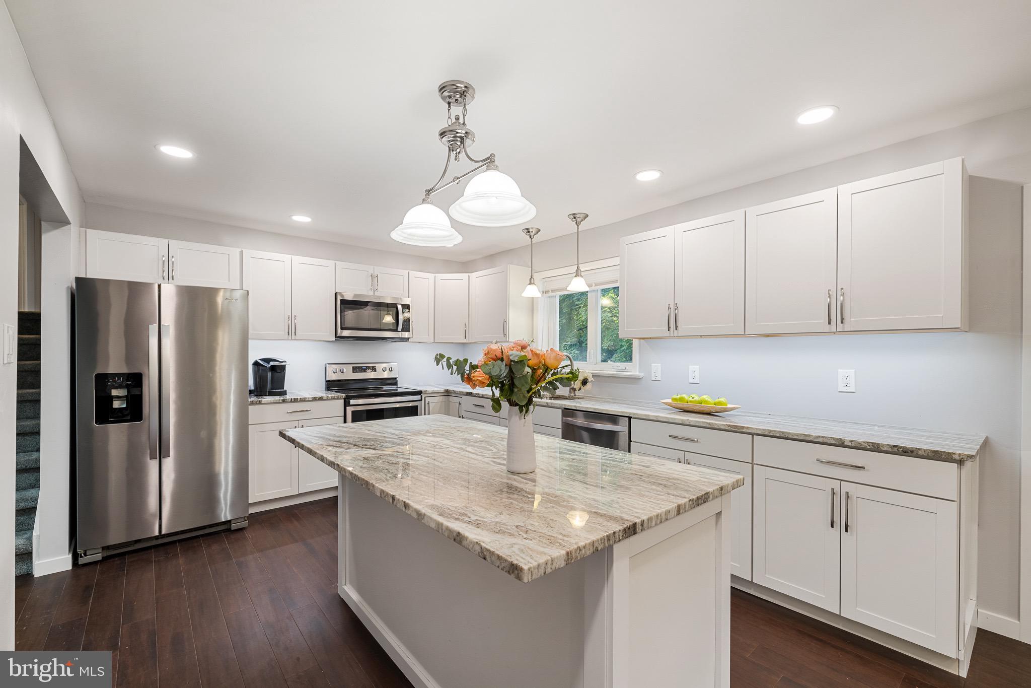 1 Serene Ln