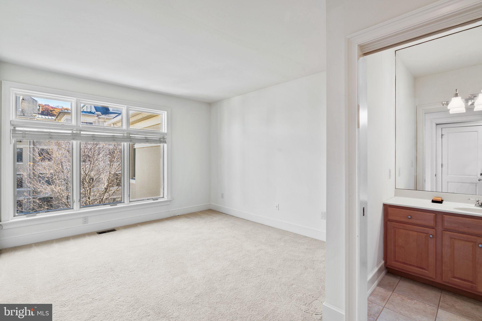 525 Waterview Pl #525