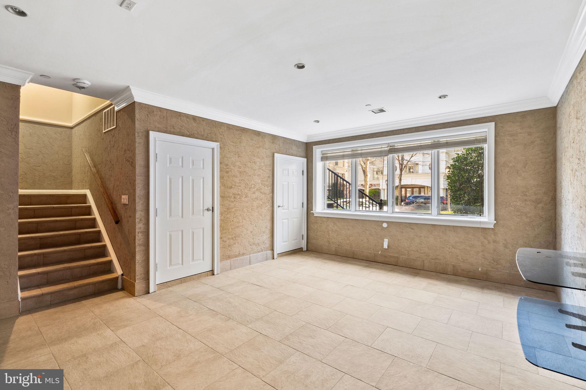 525 Waterview Pl #525