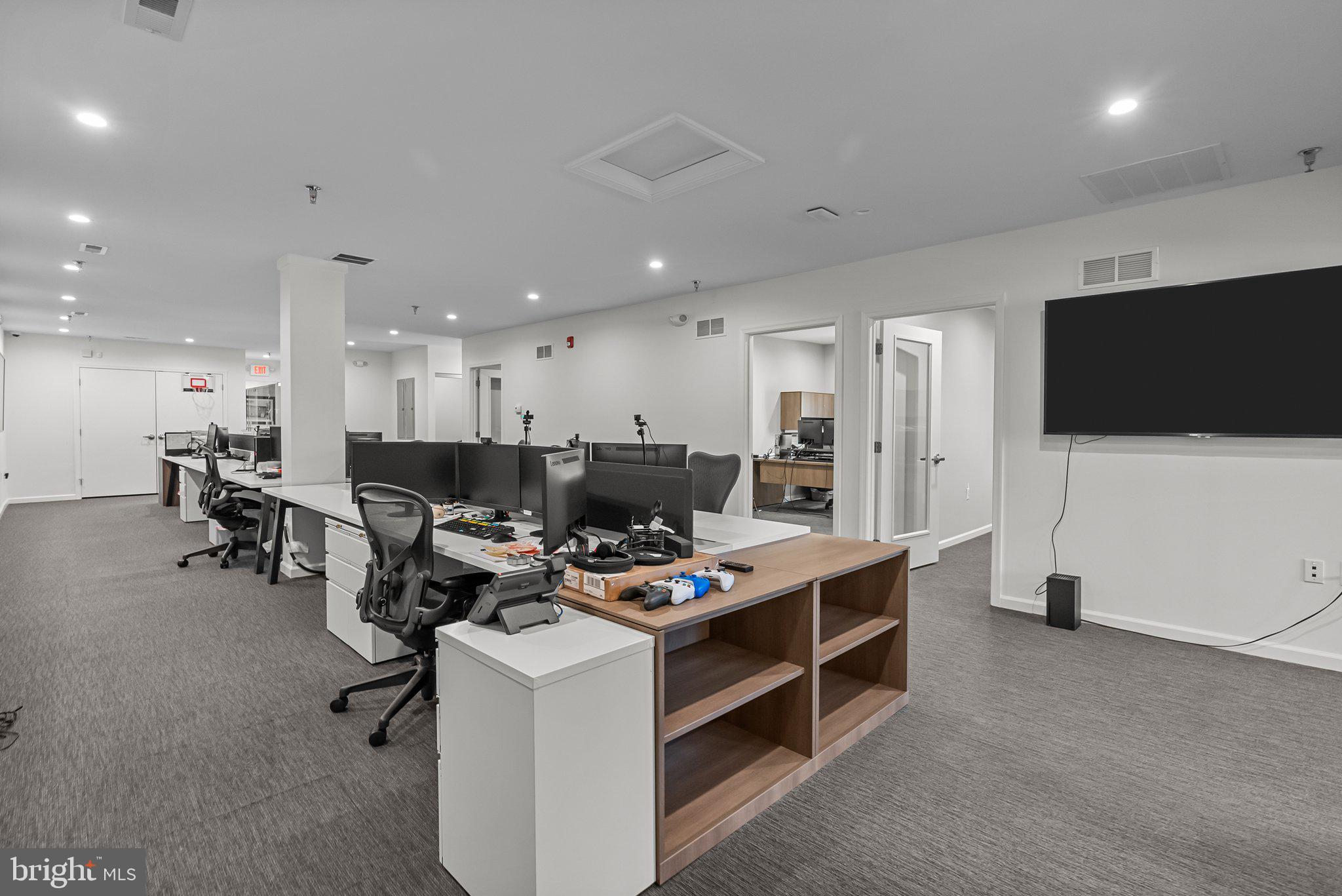 790 NEWTOWN YARDLEY ROAD 422-425