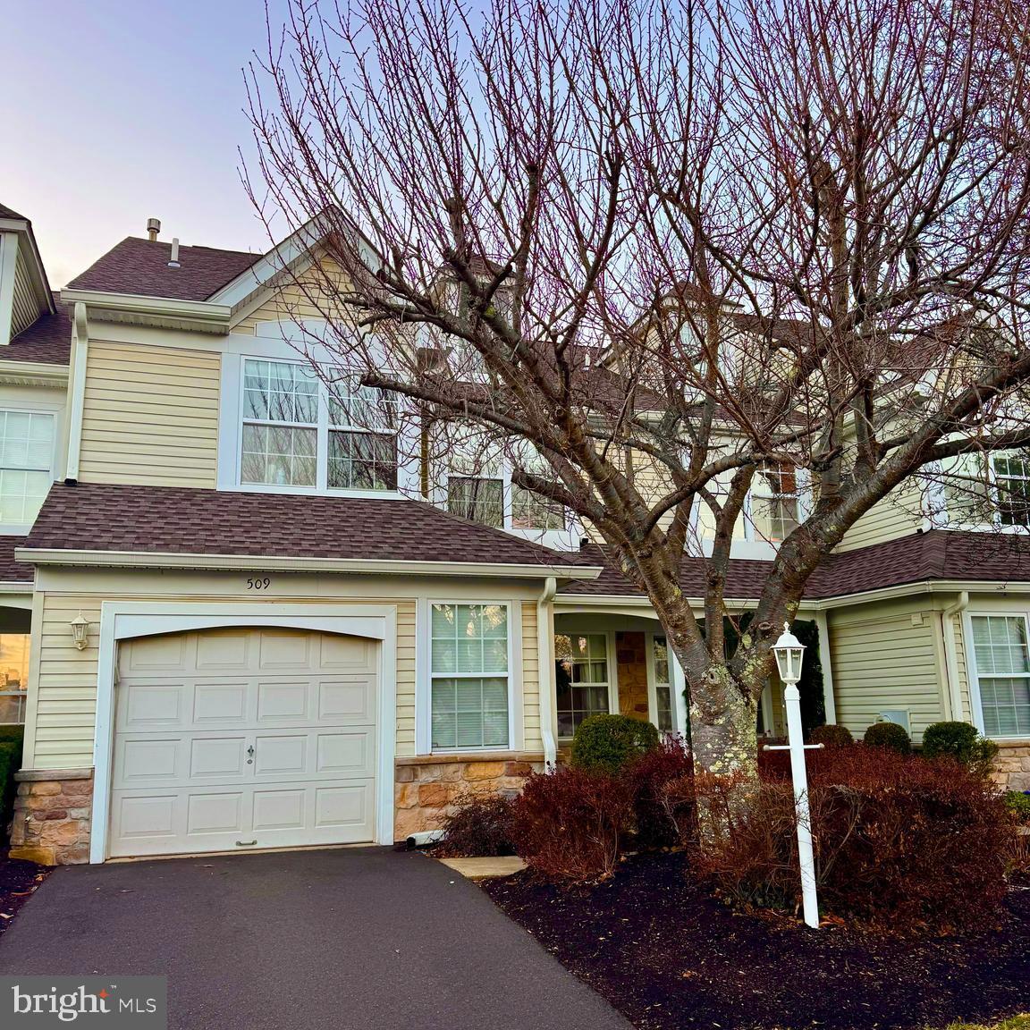 509 WATERFORD CT #82