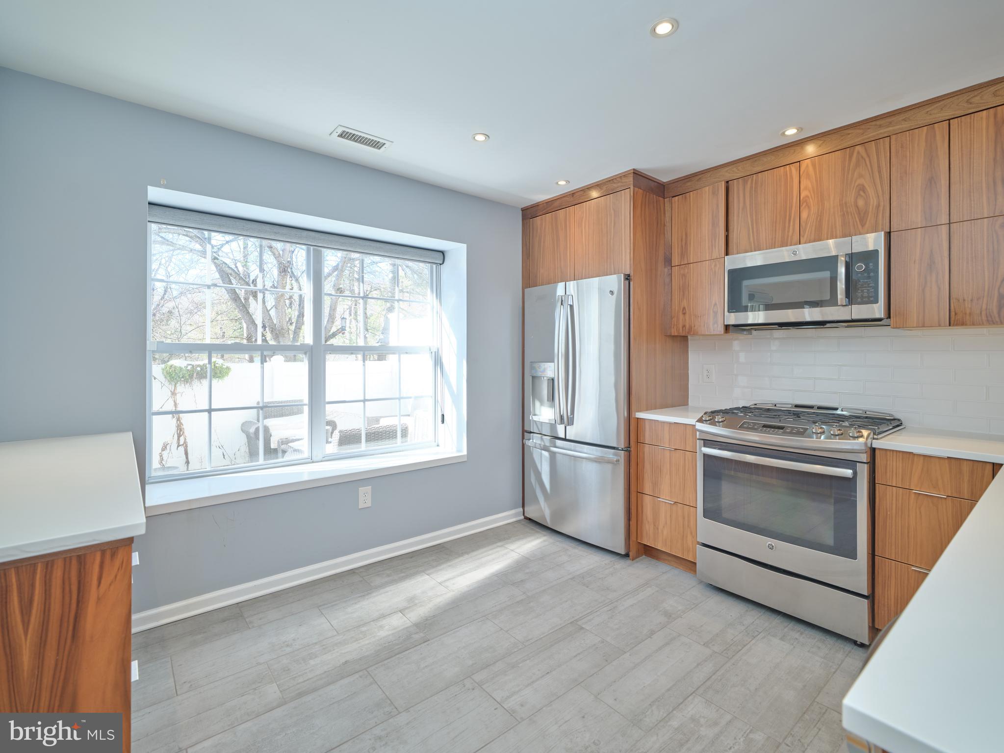 509 WATERFORD CT #82