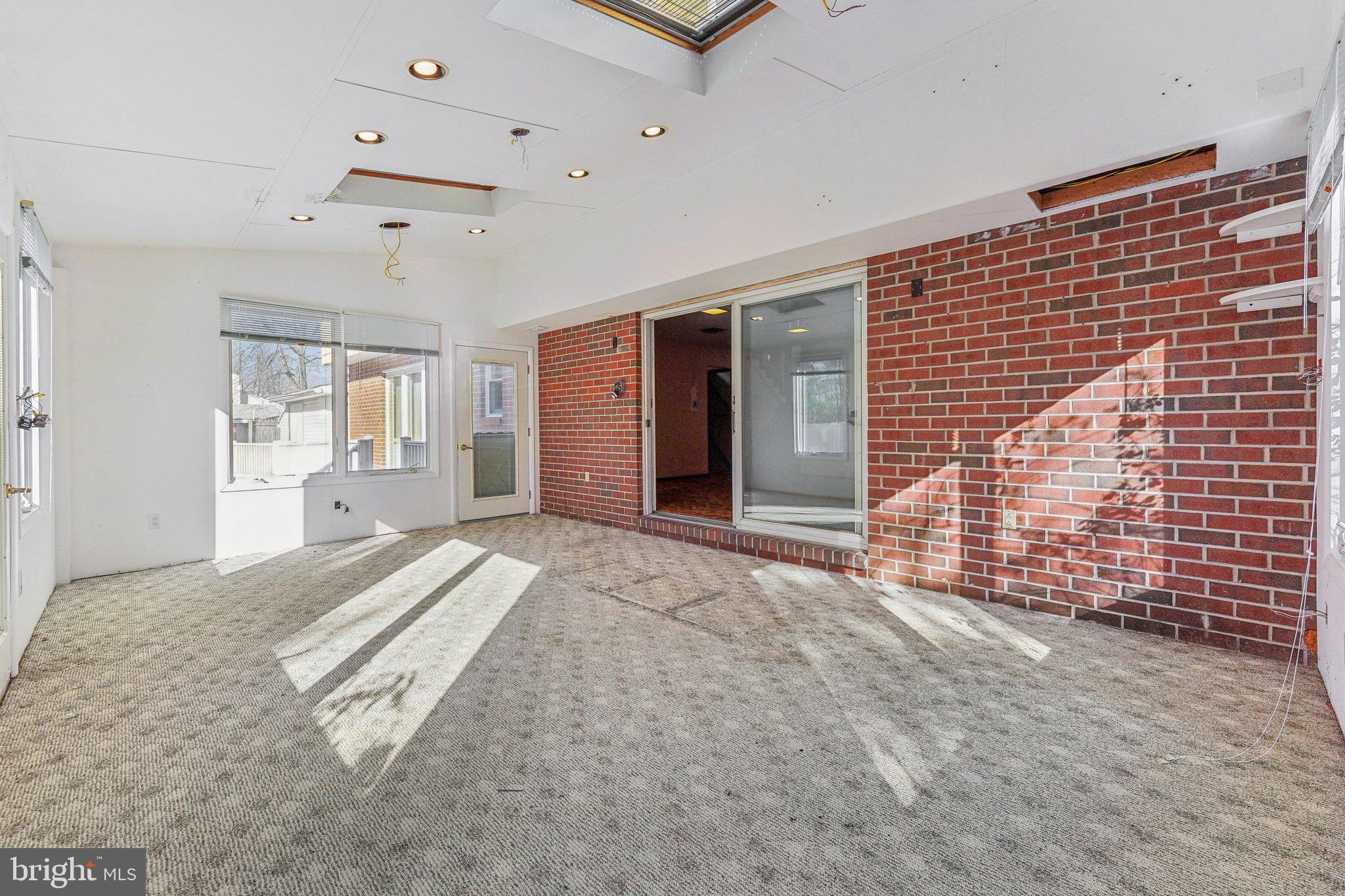 16 Overlook Dr