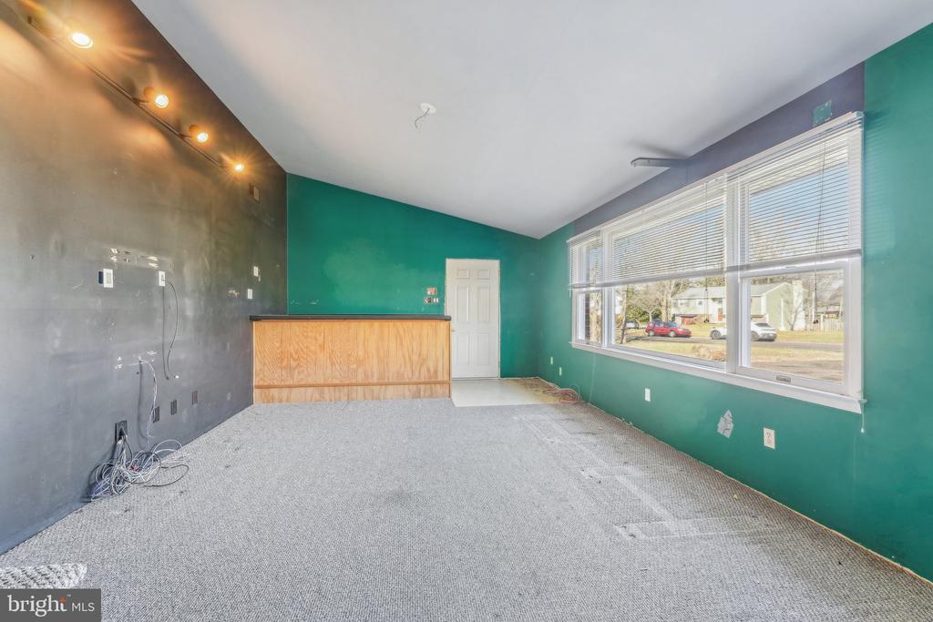 16 Overlook Dr