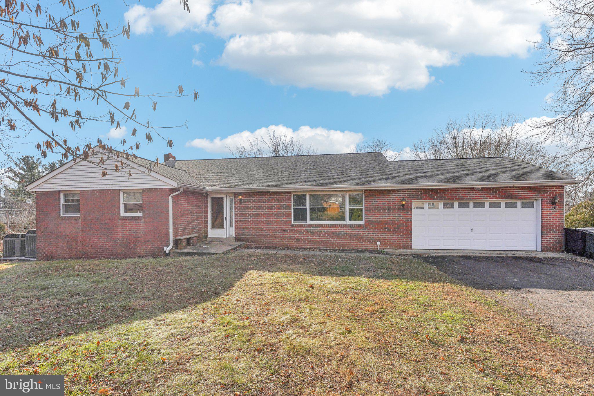 16 Overlook Dr