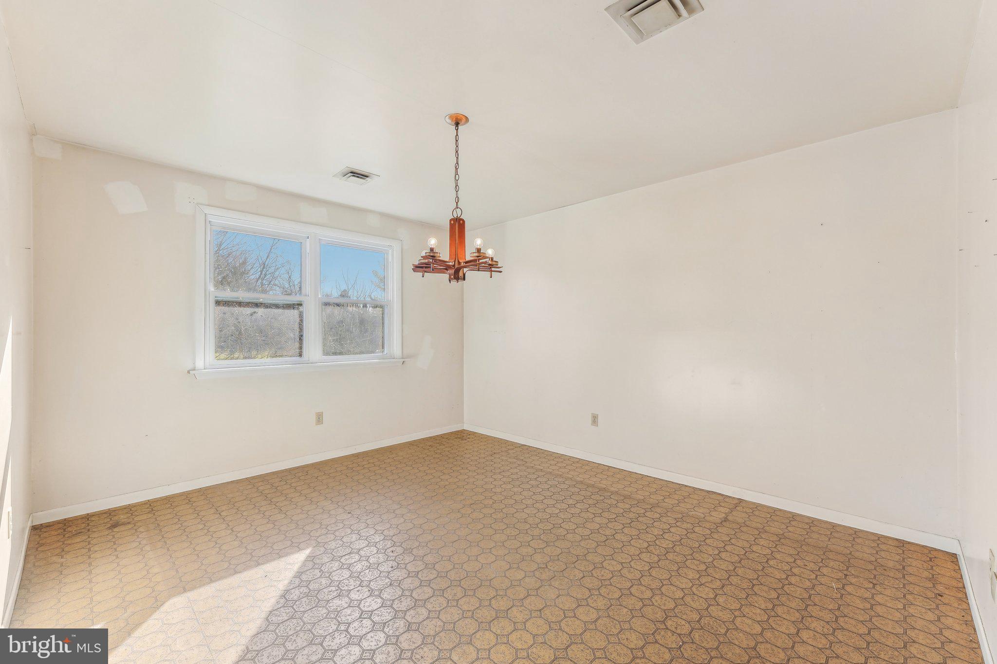 16 Overlook Dr