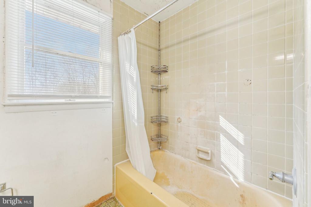 16 Overlook Dr
