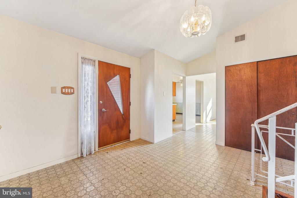 16 Overlook Dr