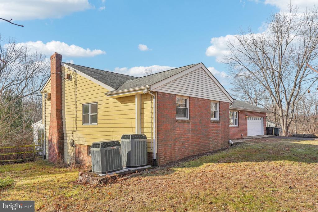16 Overlook Dr