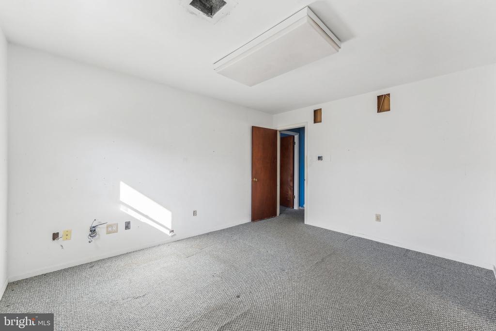 16 Overlook Dr
