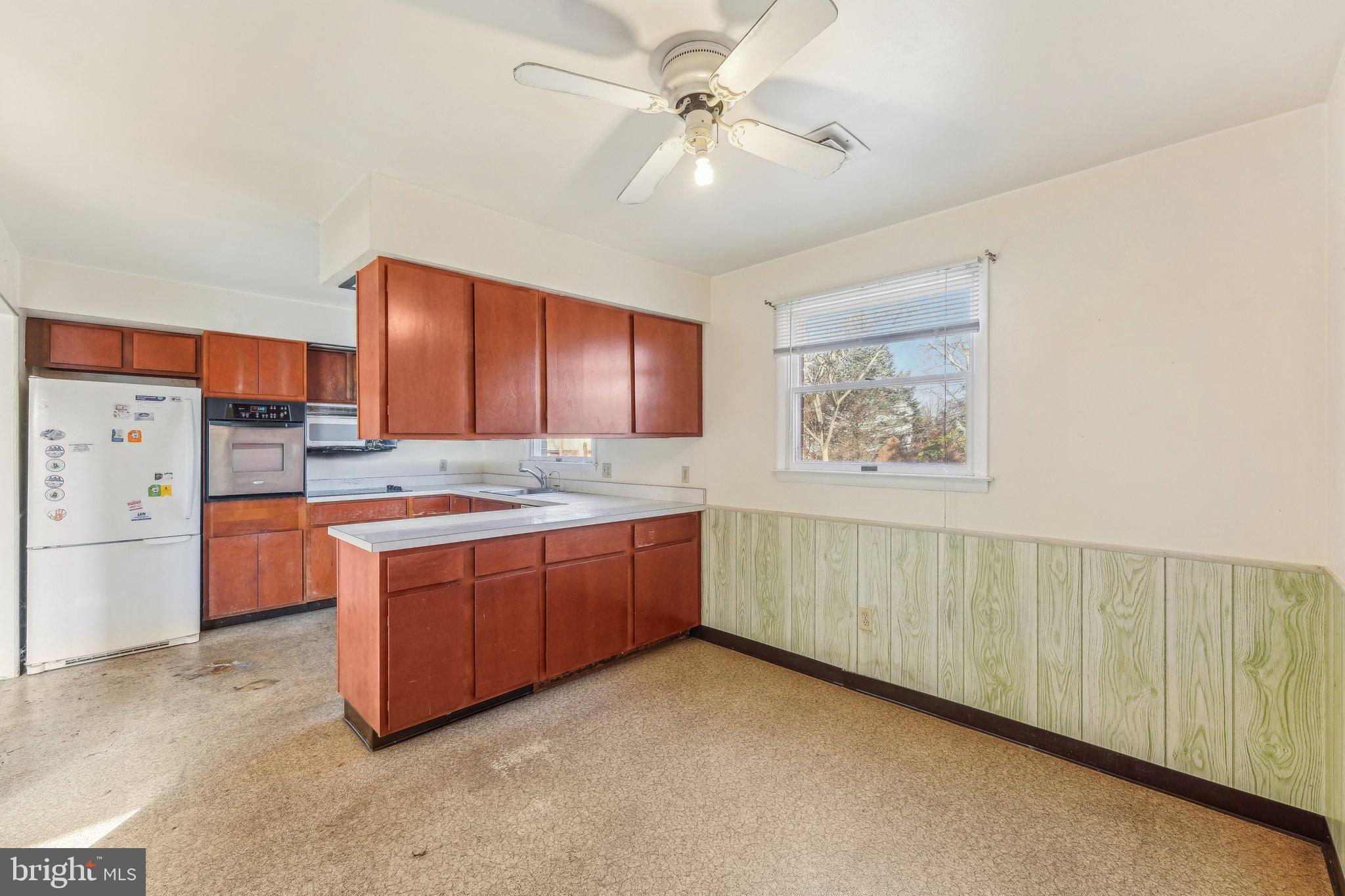 16 Overlook Dr