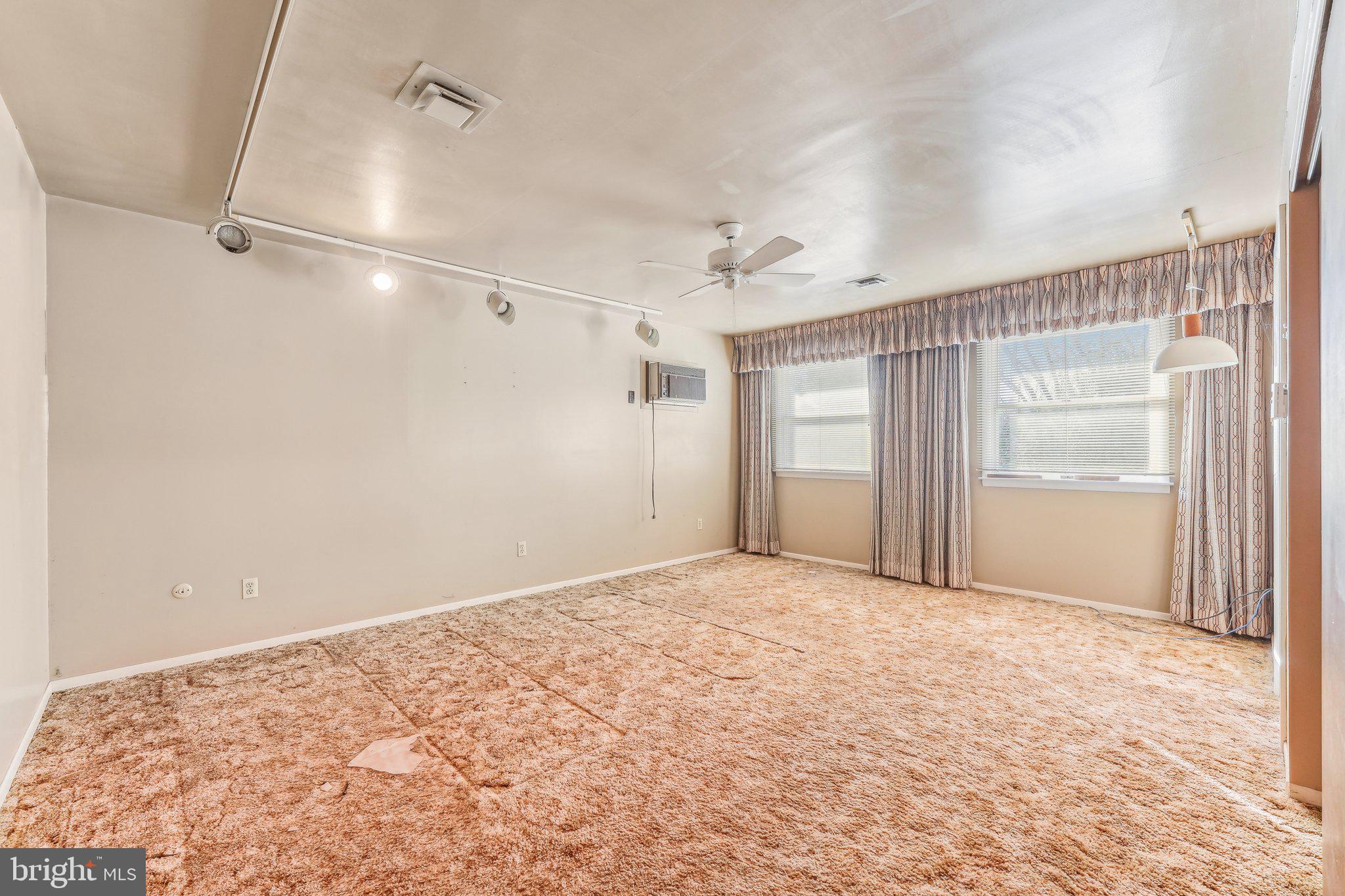 16 Overlook Dr