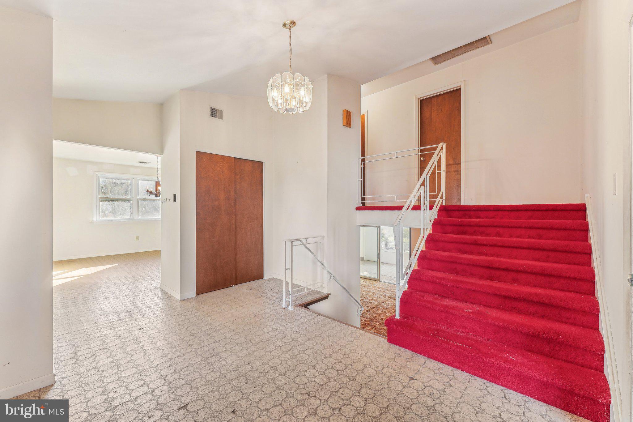 16 Overlook Dr
