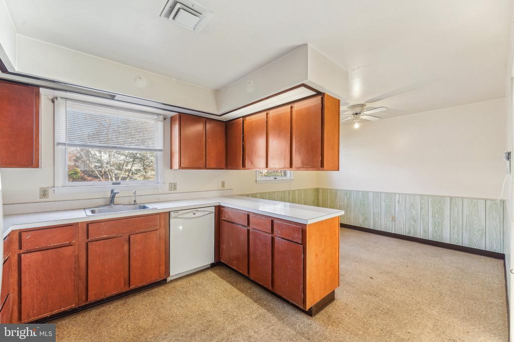 16 Overlook Dr