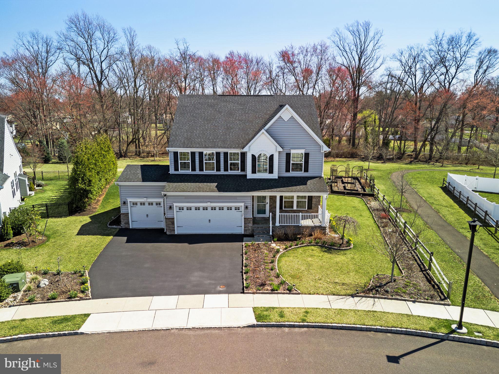 1145 Lynch Cir