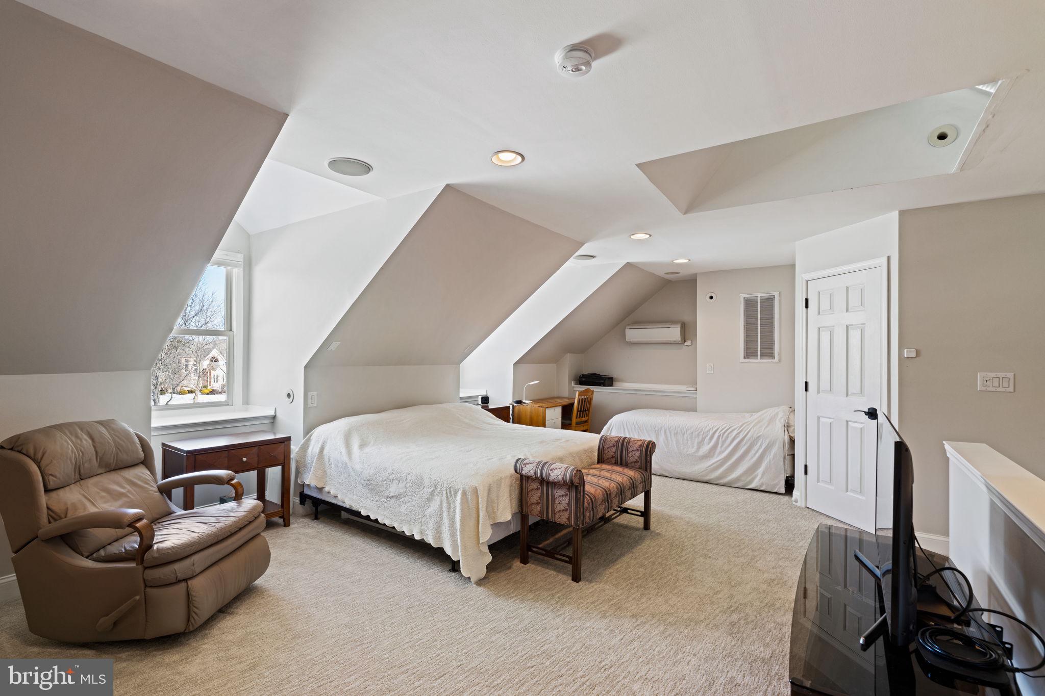 7 Valley View Dr