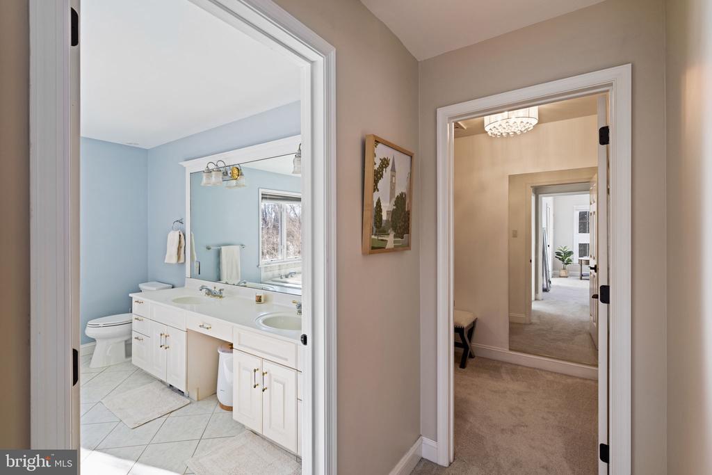 7 Valley View Dr