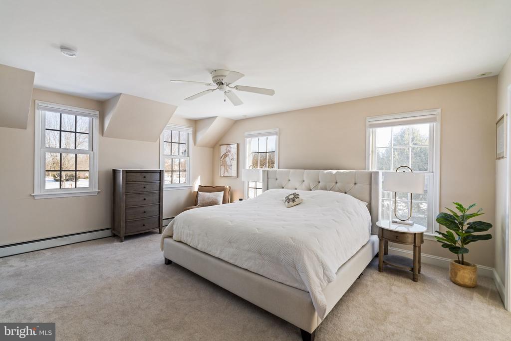 7 Valley View Dr
