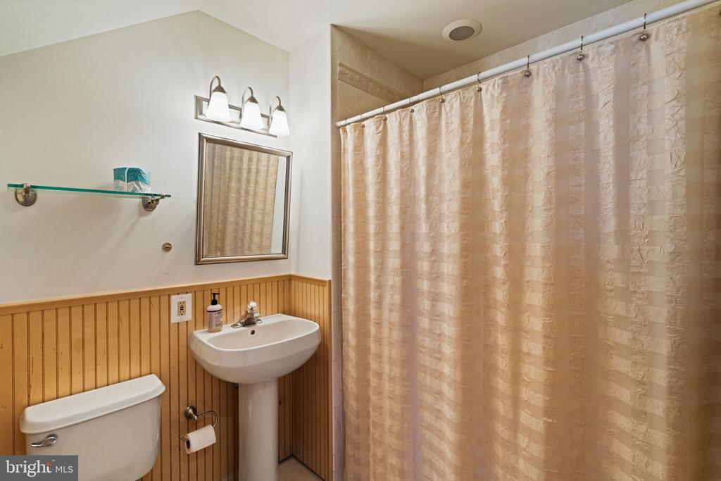 7 Valley View Dr