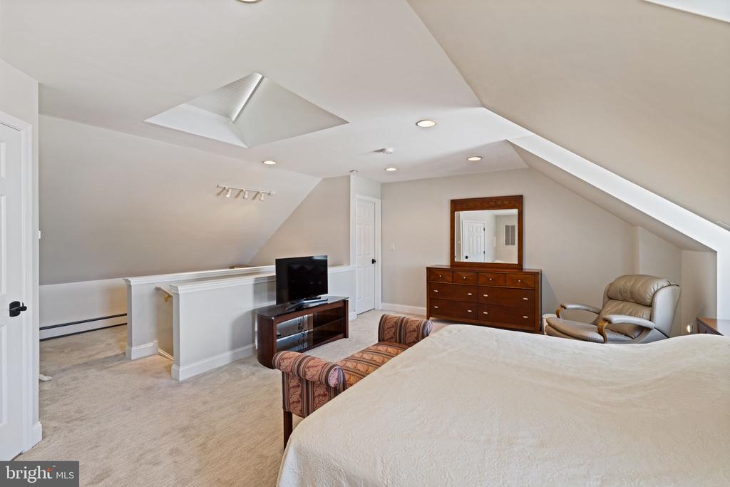 7 Valley View Dr